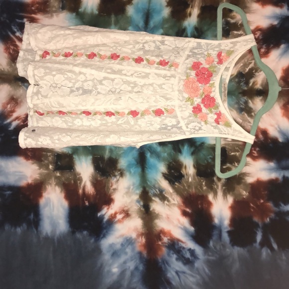Abercrombie & Fitch Tops - White lace flower top